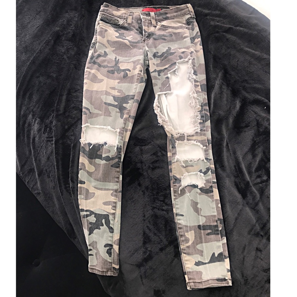 Statement Camo Ripped Jeans